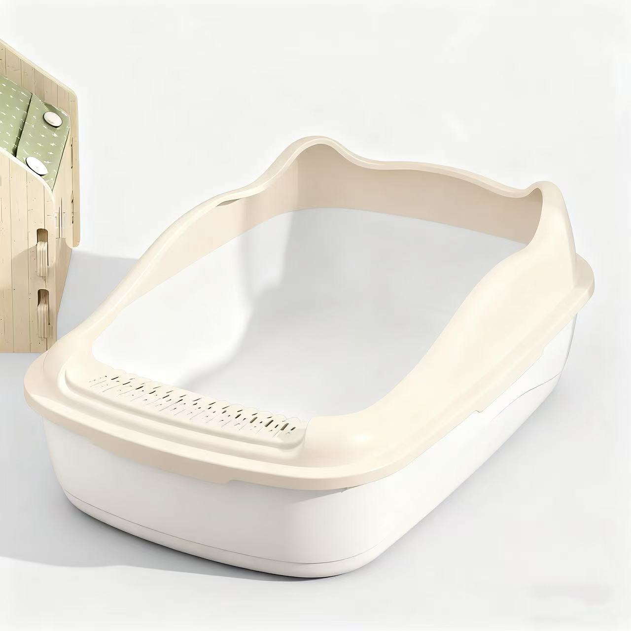 High-Sided Cat Litter Box with Free Scoop – Large Semi-Enclosed Anti-Splash Design