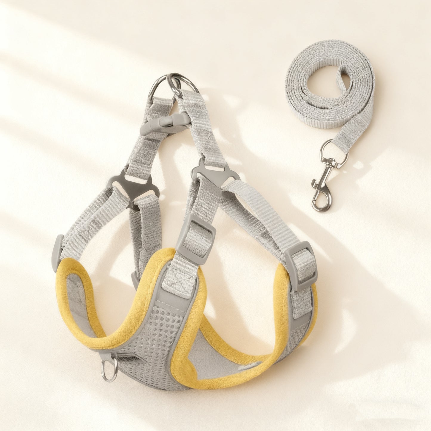 Soft Vest-Style Pet Harness with Free Leash – Adjustable No-Choke Design for Dogs & Cats