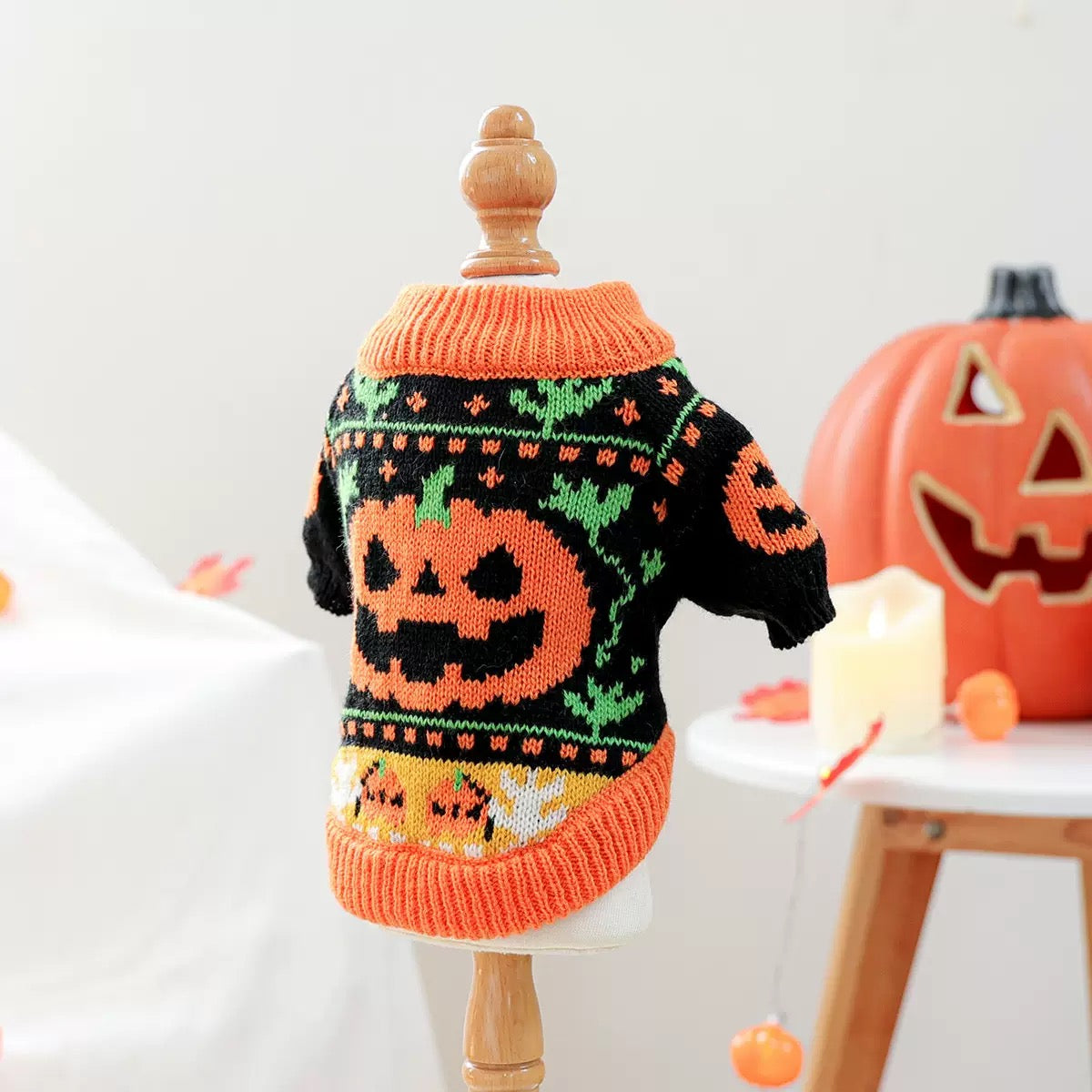 Halloween Pet Sweater with Pumpkin Design – Cozy Outfit for Dogs & Cats