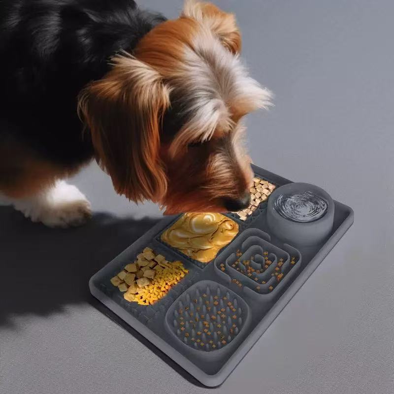 6-in-1 Pet Slow Feeder Mat – Interactive Feeding & Sniffing Pad for Dogs & Cats