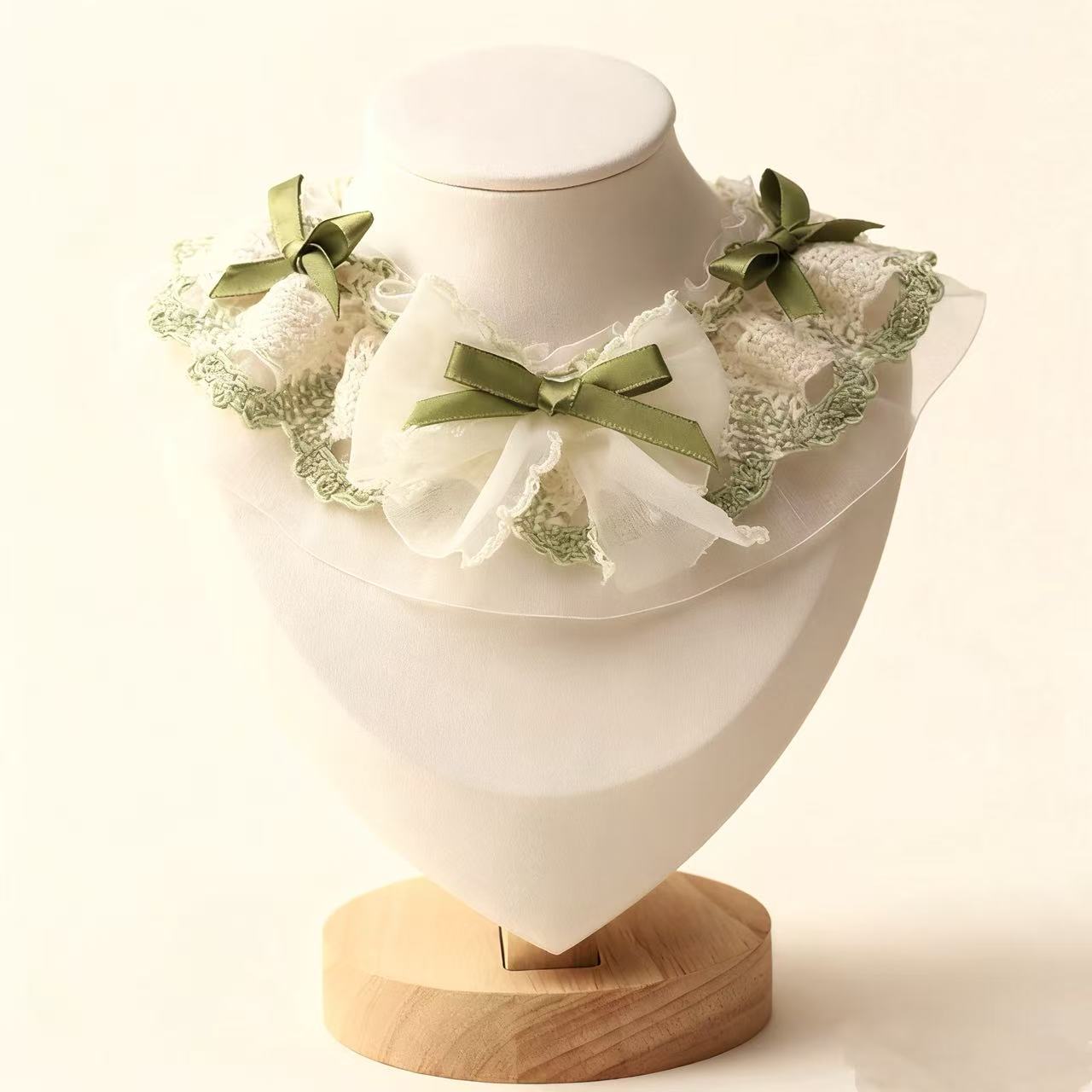 Lace Pet Bandana – Elegant Bib with Lace Trim for Dogs & Cats